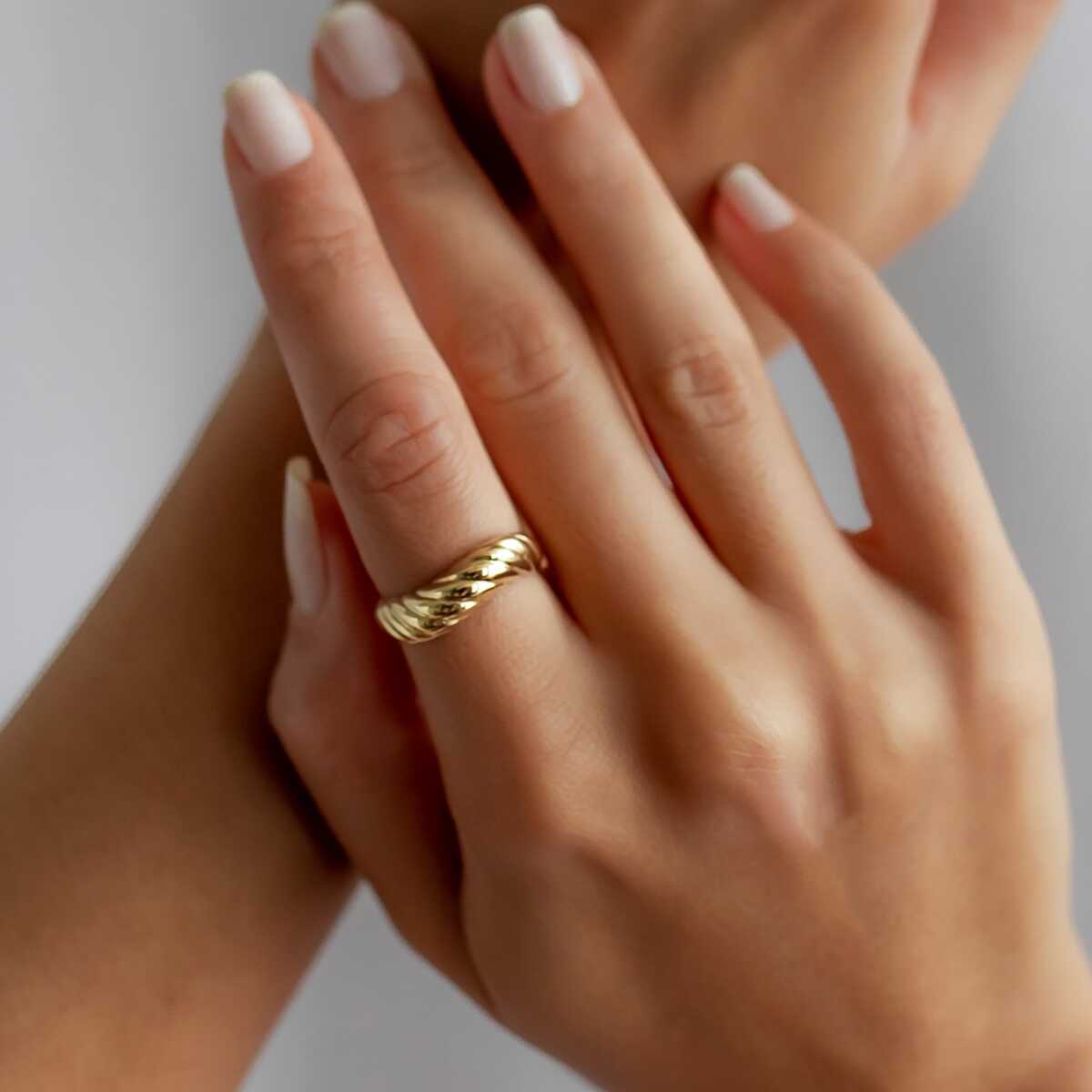 Croissant Ring in 14k Gold
