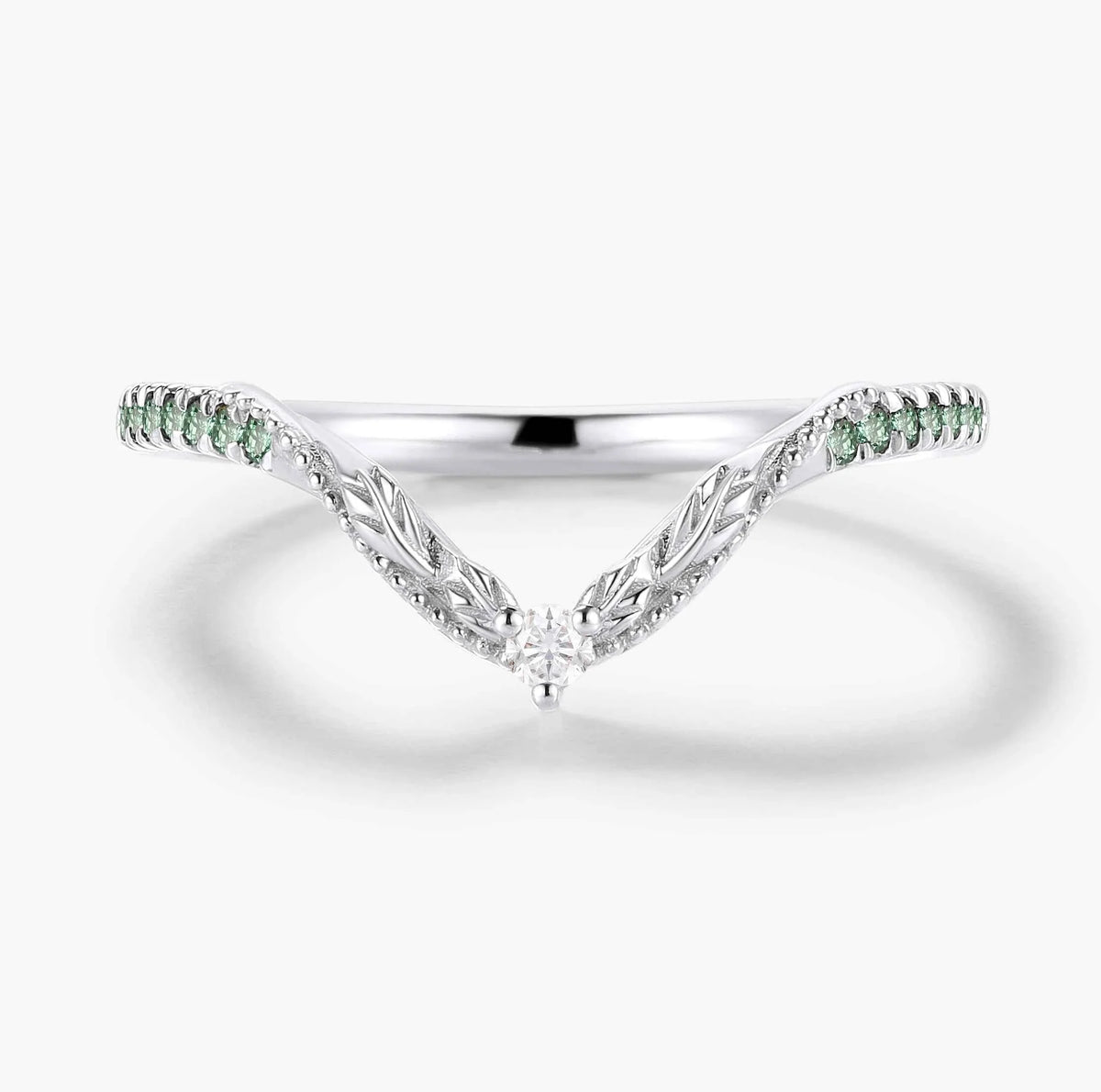 Nature-Inspired Leaf Wedding Band – Blue Sapphire and Moissanite Details