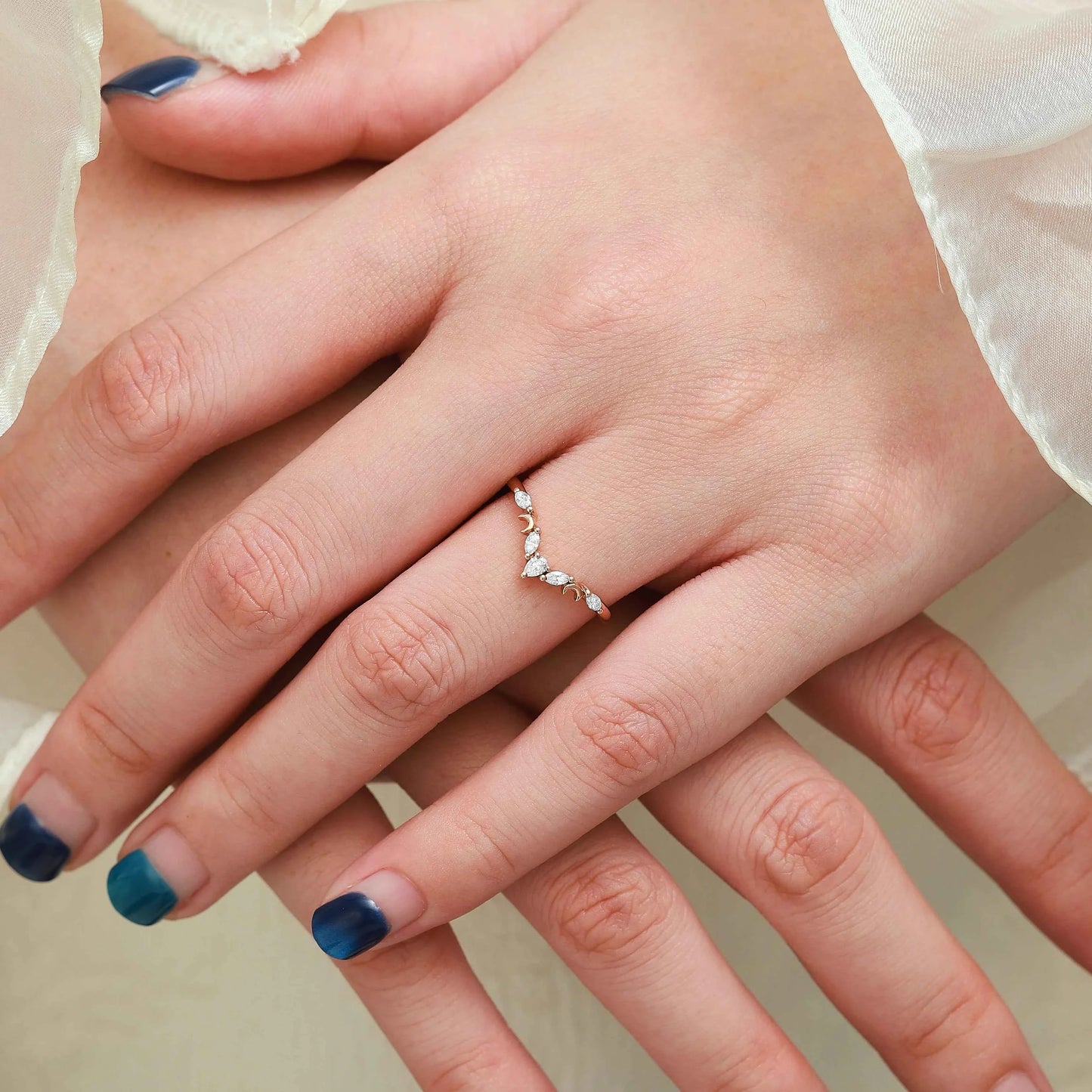 Crescent Moon-Inspired V-Shaped Moissanite Wedding Band