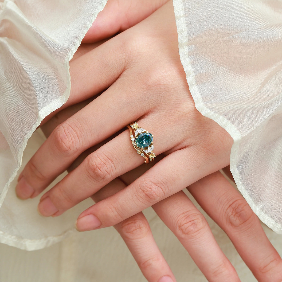 Oval Cut Green Moissanite Flower-Inspired Bud Design Engagement Ring 2pcs