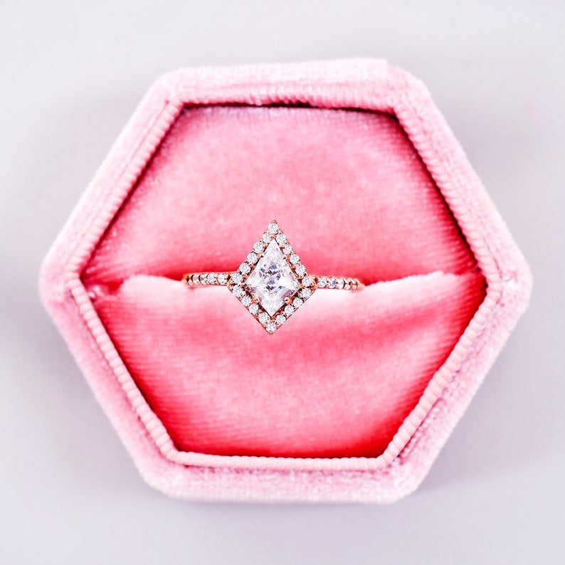Vintage Moissanite Engagement Ring for Her Love