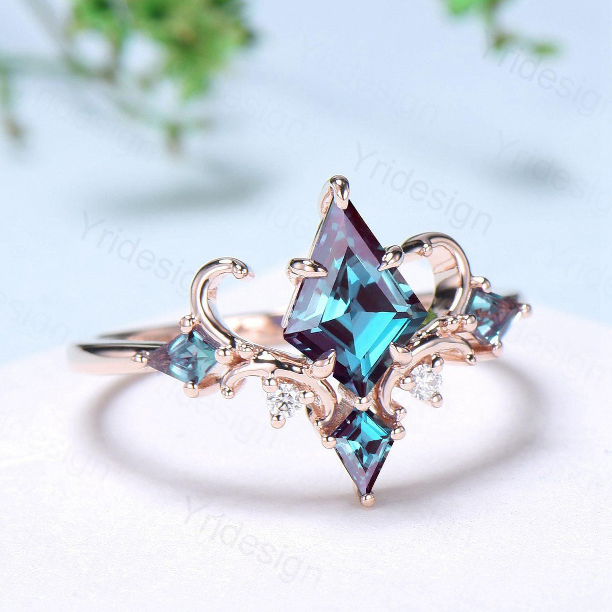 Kite Cut Alexandrite Engagement Ring Rose Gold Art Deco Air Fly Wedding Ring