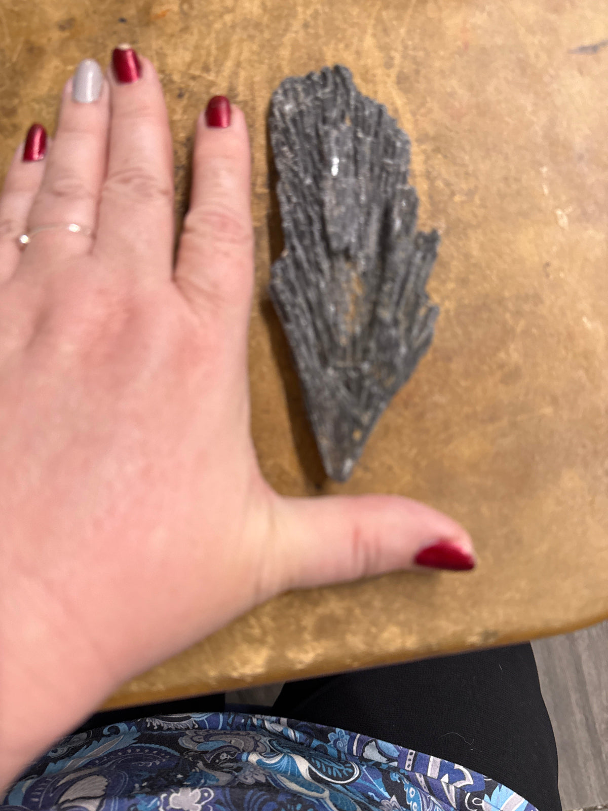 Kyanite, Black (Raw) 4
