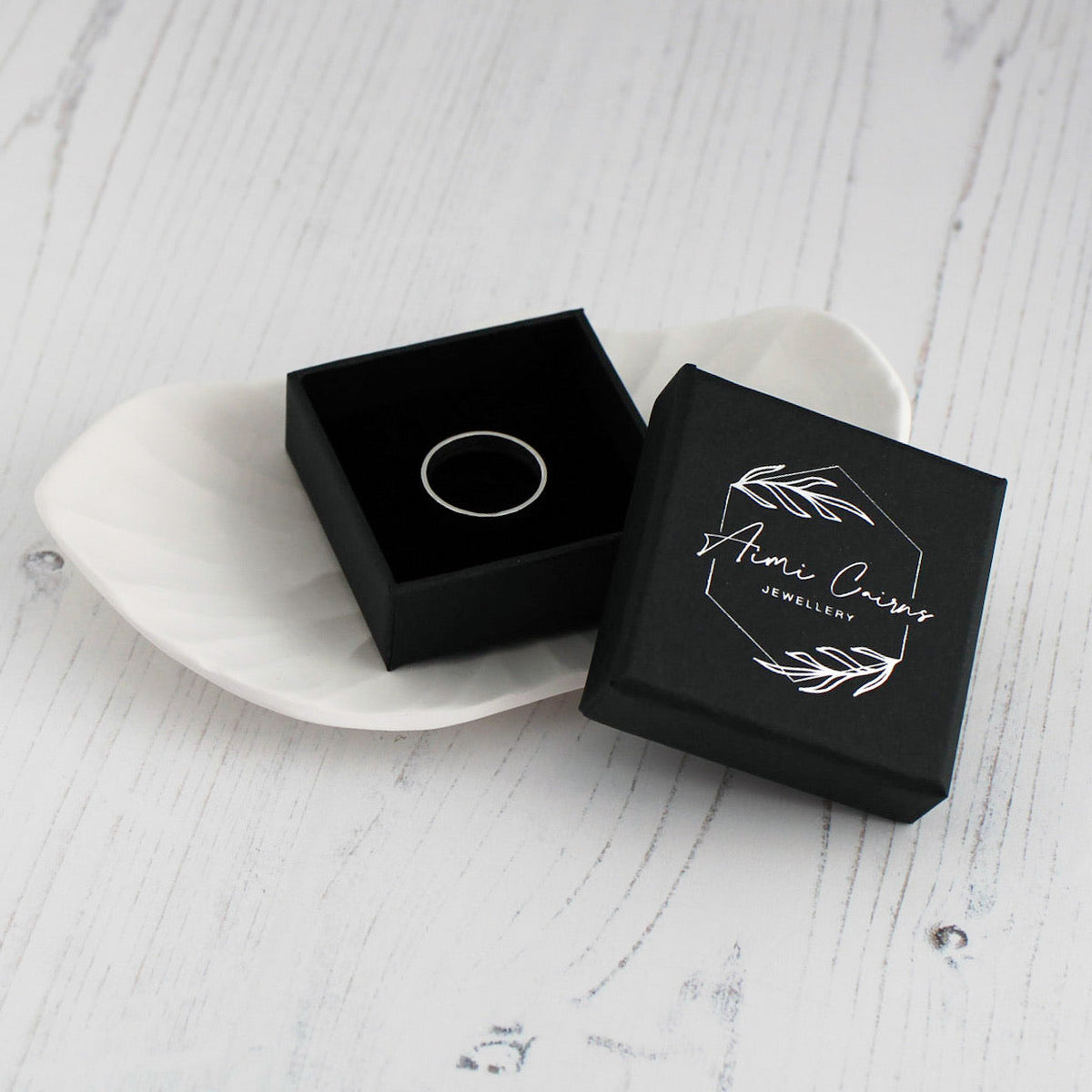 Hammered 4mm silver ring - polished or oxidised