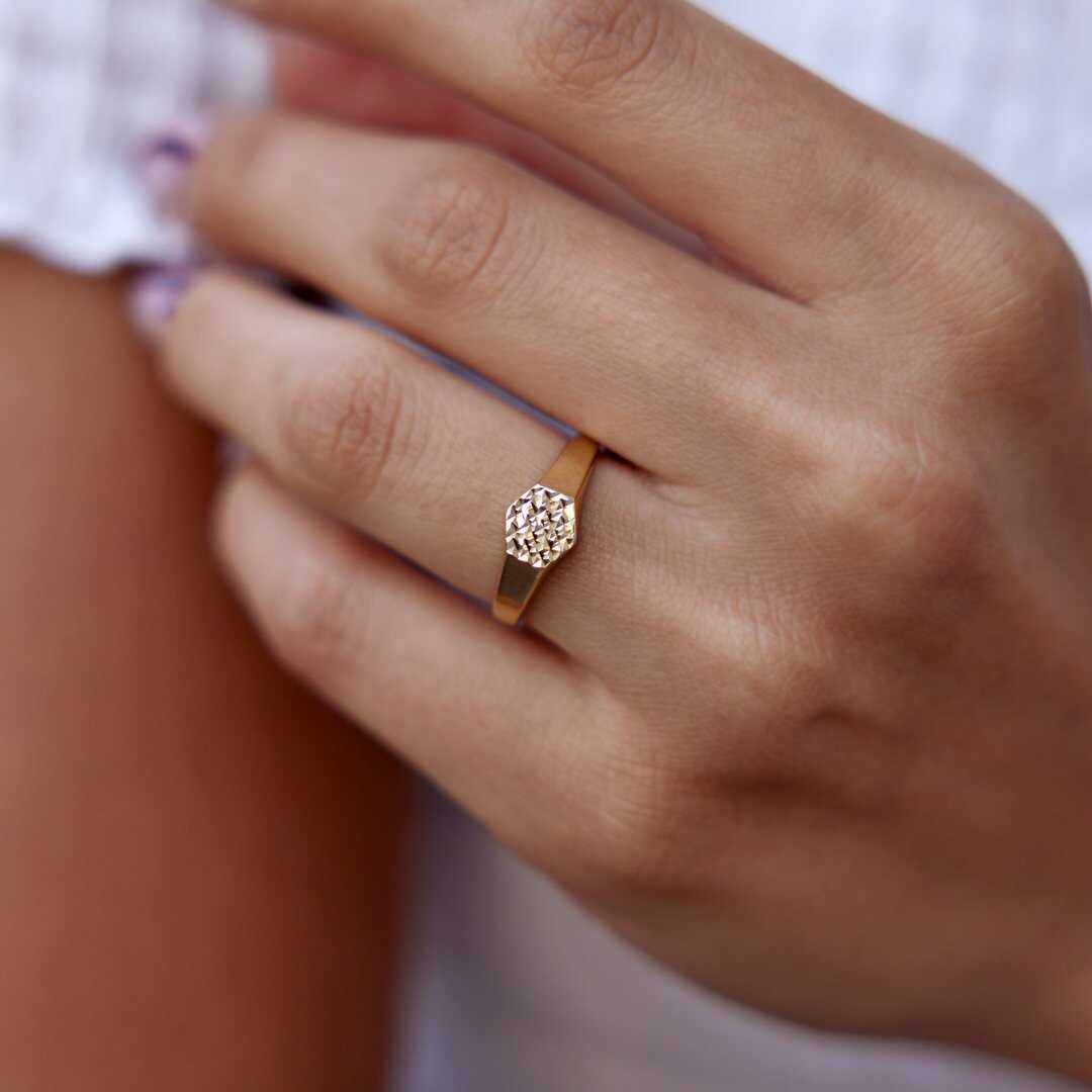 Geometrical Ring