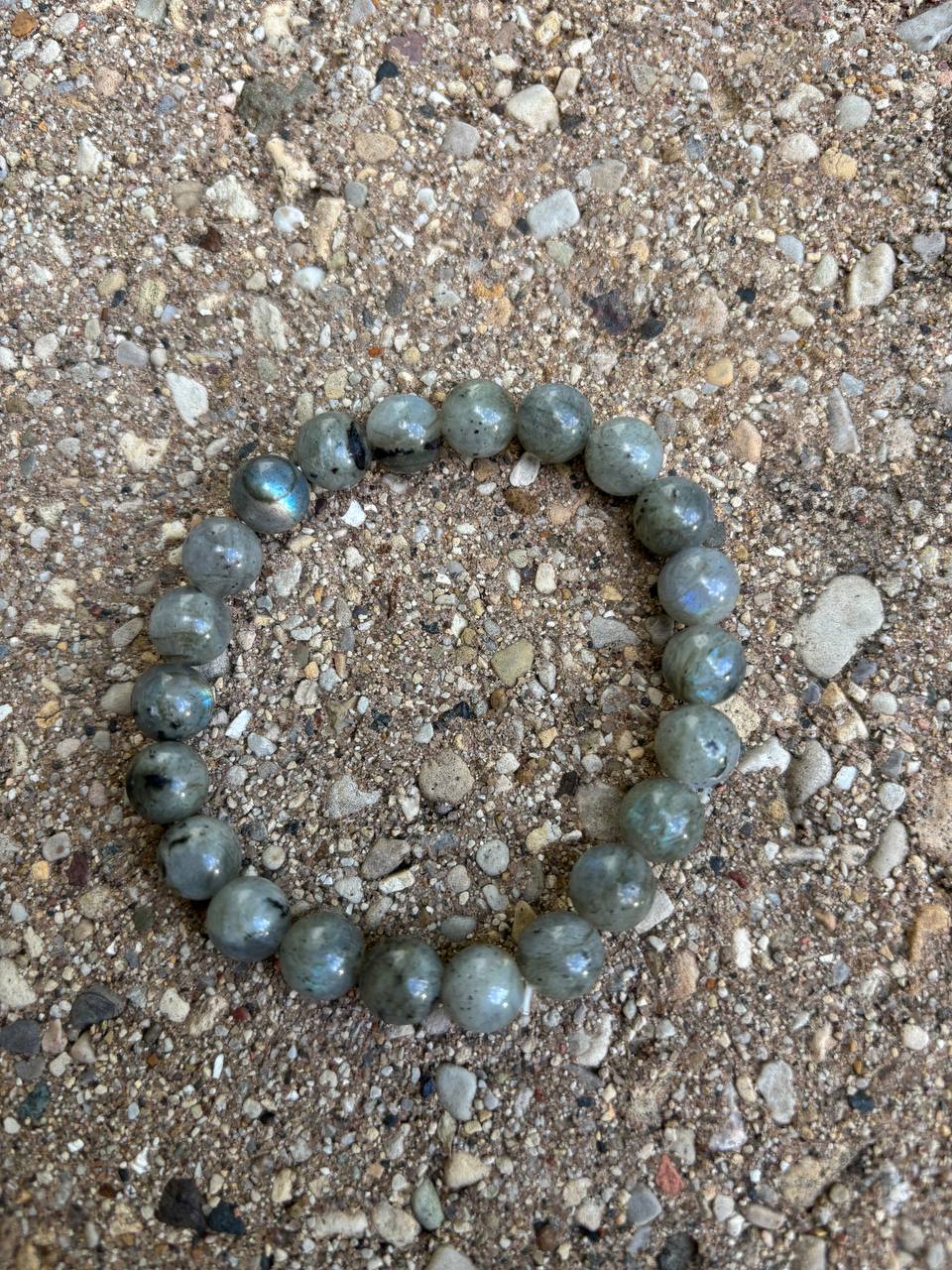 Labradorite Crystal Bracelet –Known as the "Stone of Magic" it shields the aura from negativity, calms anxiety, & boosts mental clarity, making it a popular crystal for navigating life changes & spiritual growth