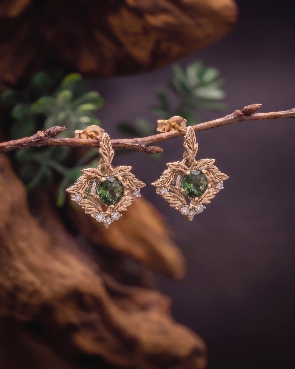 Leafy earrings with green tourmaline and diamonds / Amelia
