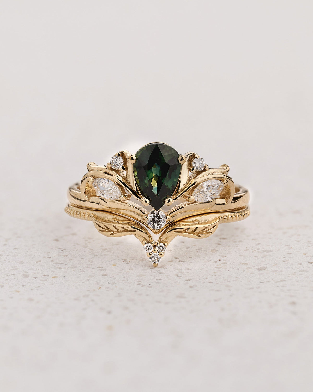 Nature-inspired Engagement Ring with Pear-Cut Teal Sapphire / Swanlake