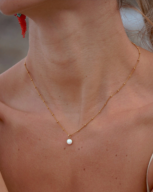 THE OPAL NECKLACE