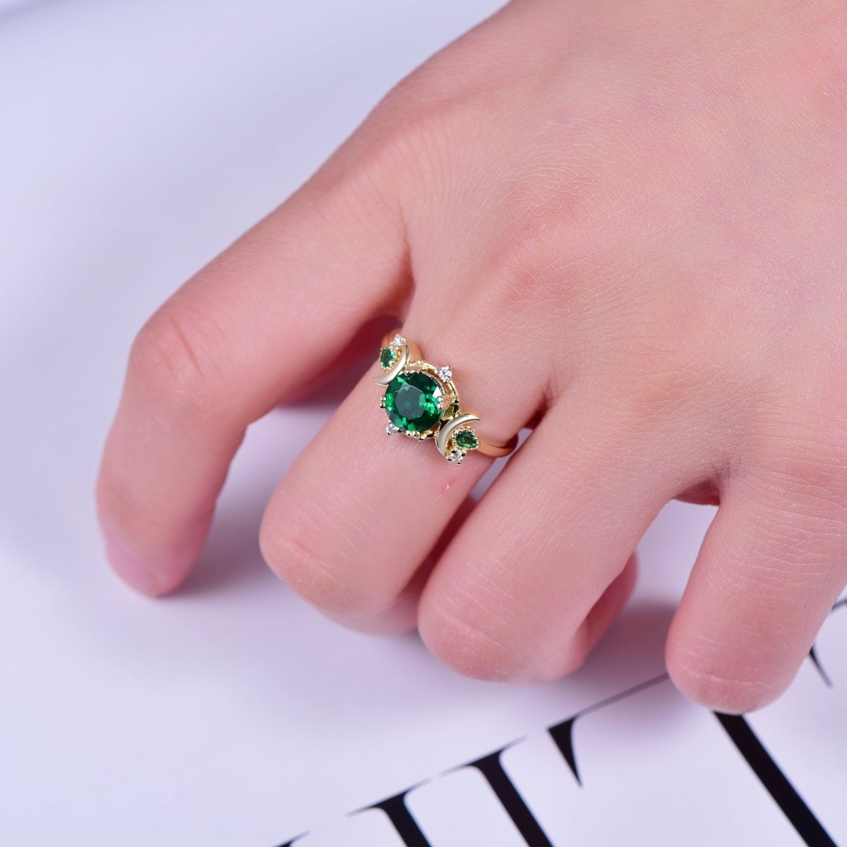 Vintage Round Emerald Crescent Ring 14K Gold