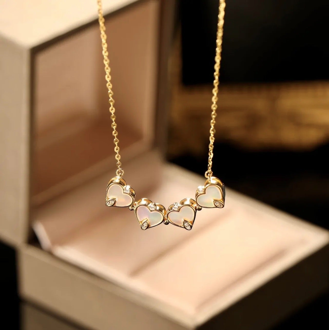 Zircon Magnetic Shell Four Leaf Clover Necklace