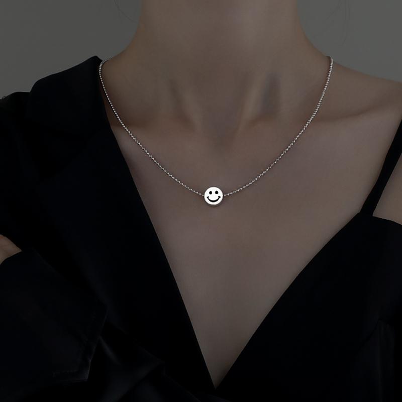 Simple smiley necklace