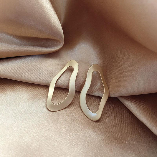 Lrregular oval earrings