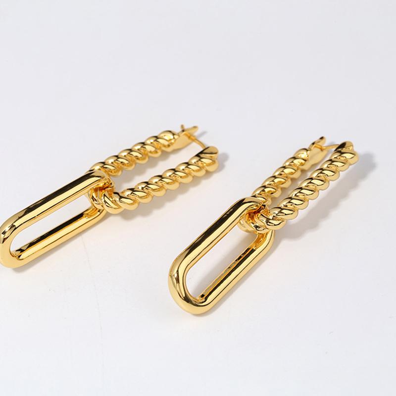 Twist U-shaped earrings