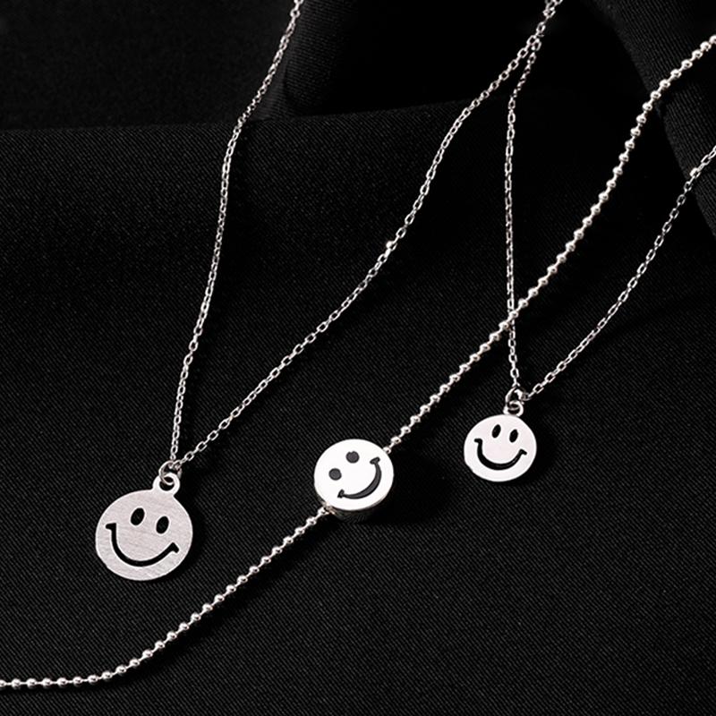 Simple smiley necklace