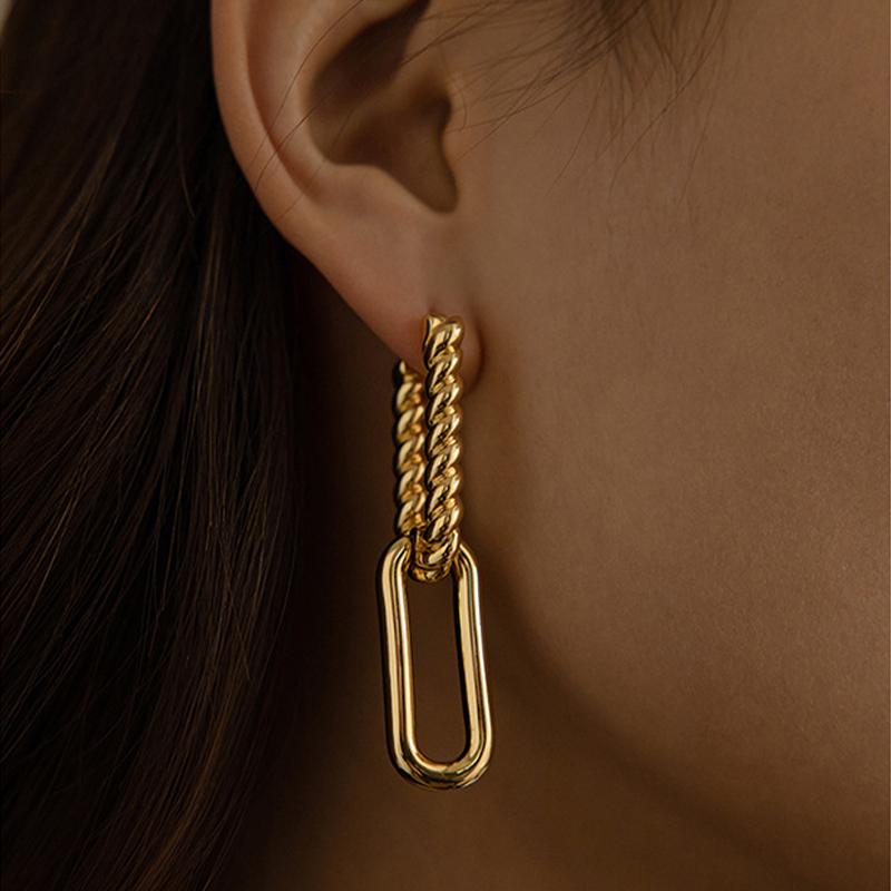 Twist U-shaped earrings