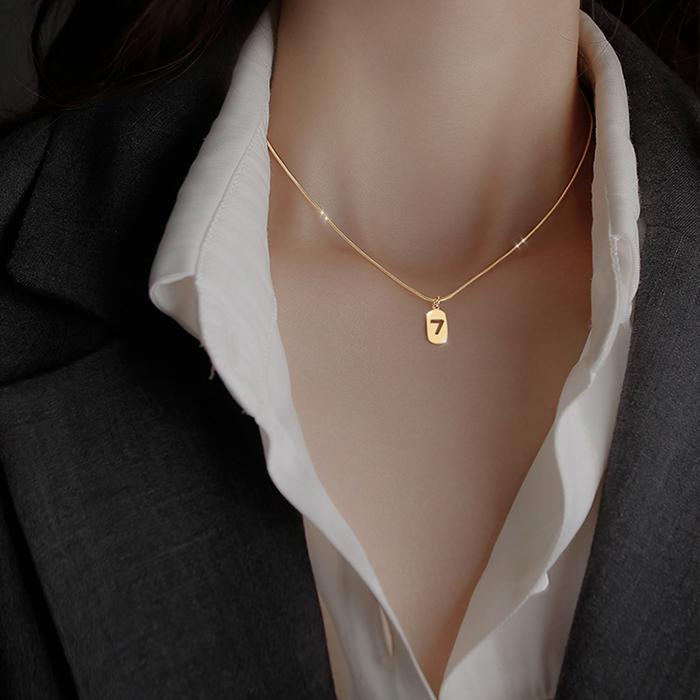 Lucky number 7 necklace