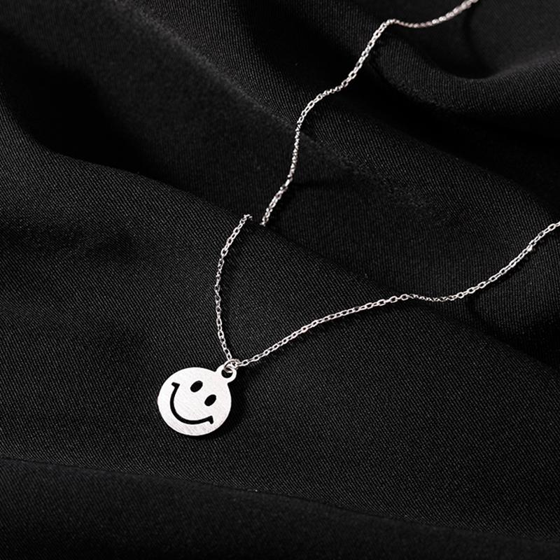 Simple smiley necklace
