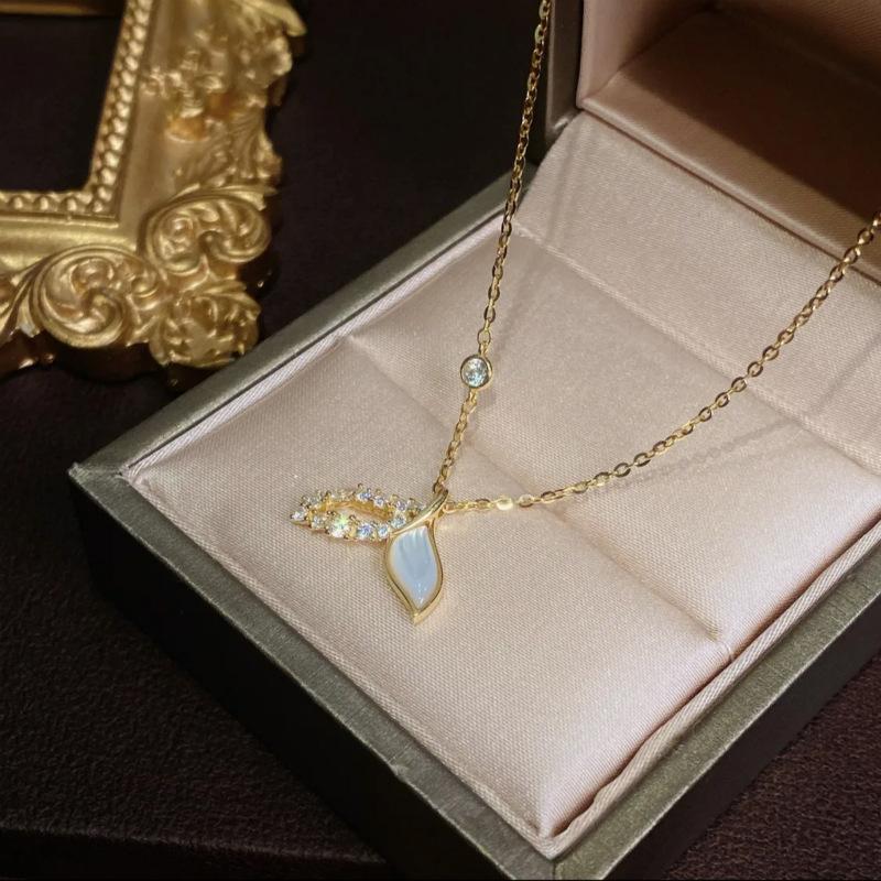 2025 Micro Inlaid Mother Shellfish Tail Necklace