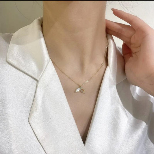 2025 Micro Inlaid Mother Shellfish Tail Necklace