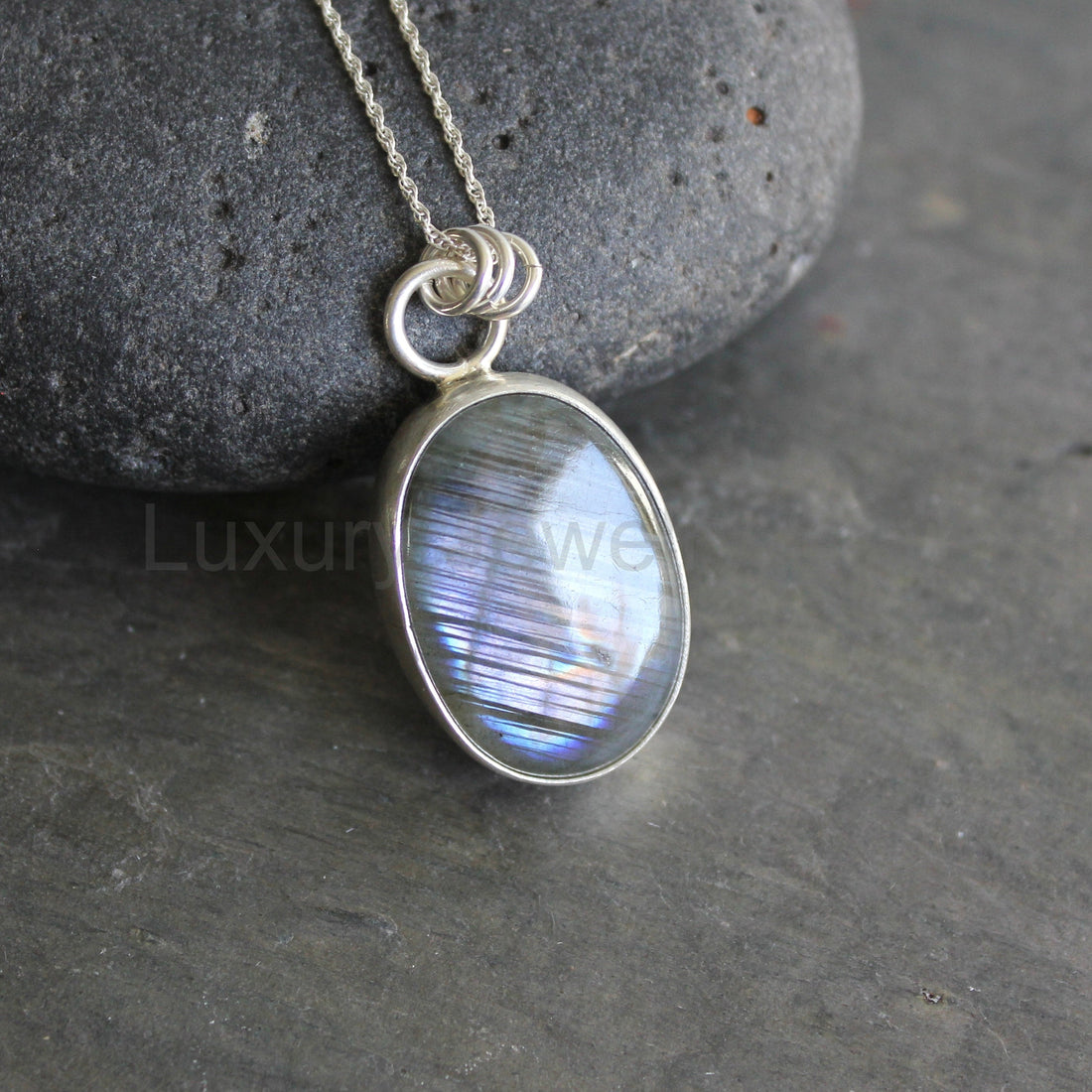 Handmade sterling silver labradorite pendant necklace from Luxury Jewelry Star