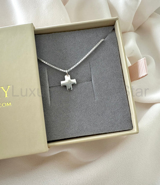 Dainty sterling silver cross pendant necklace from Luxury Jewelry Star