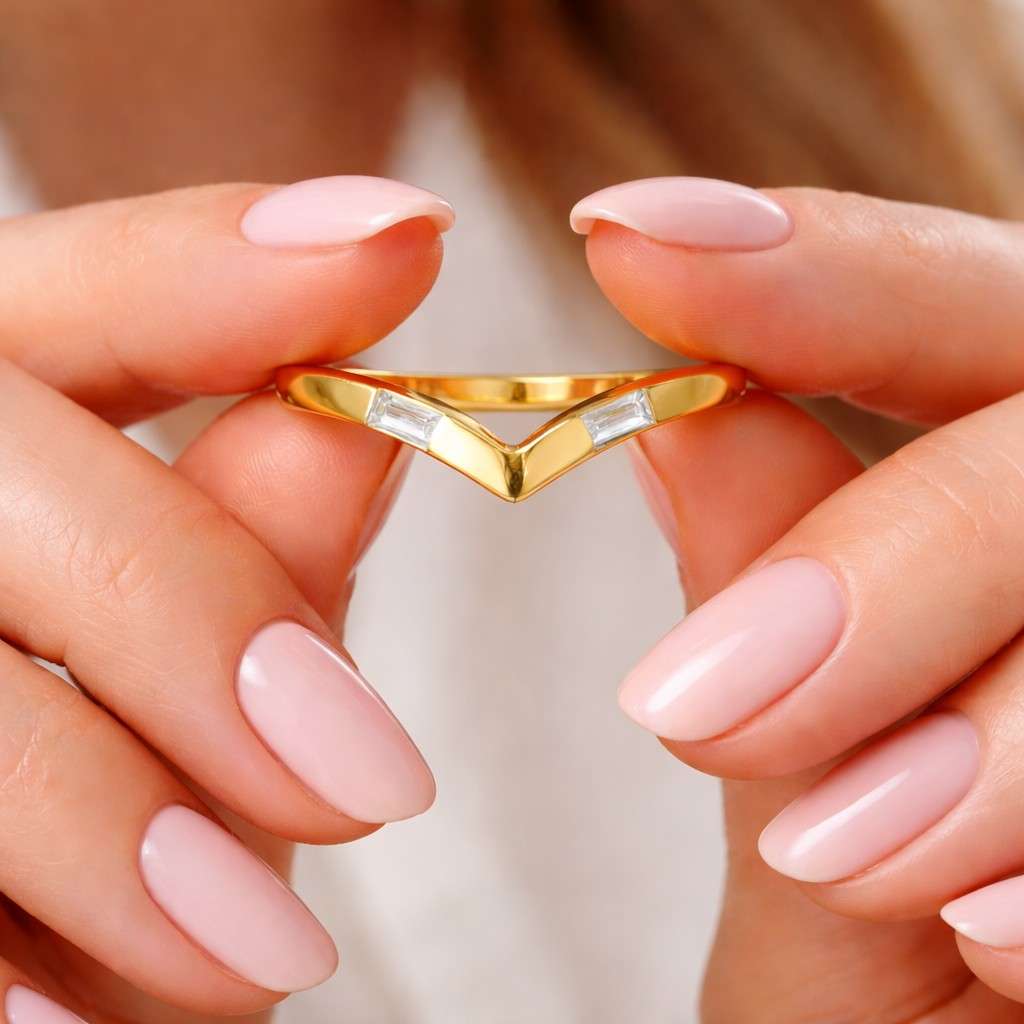 Baguette Diamond Chevron Wedding Band in 14K Rose Gold