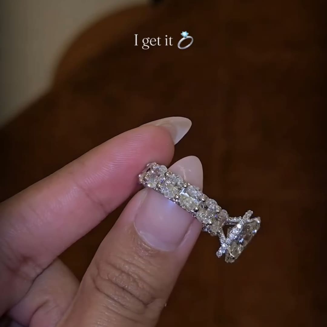 Dreamlike Oval Cut 5.0ct Engagement Ring In Sterling Silver