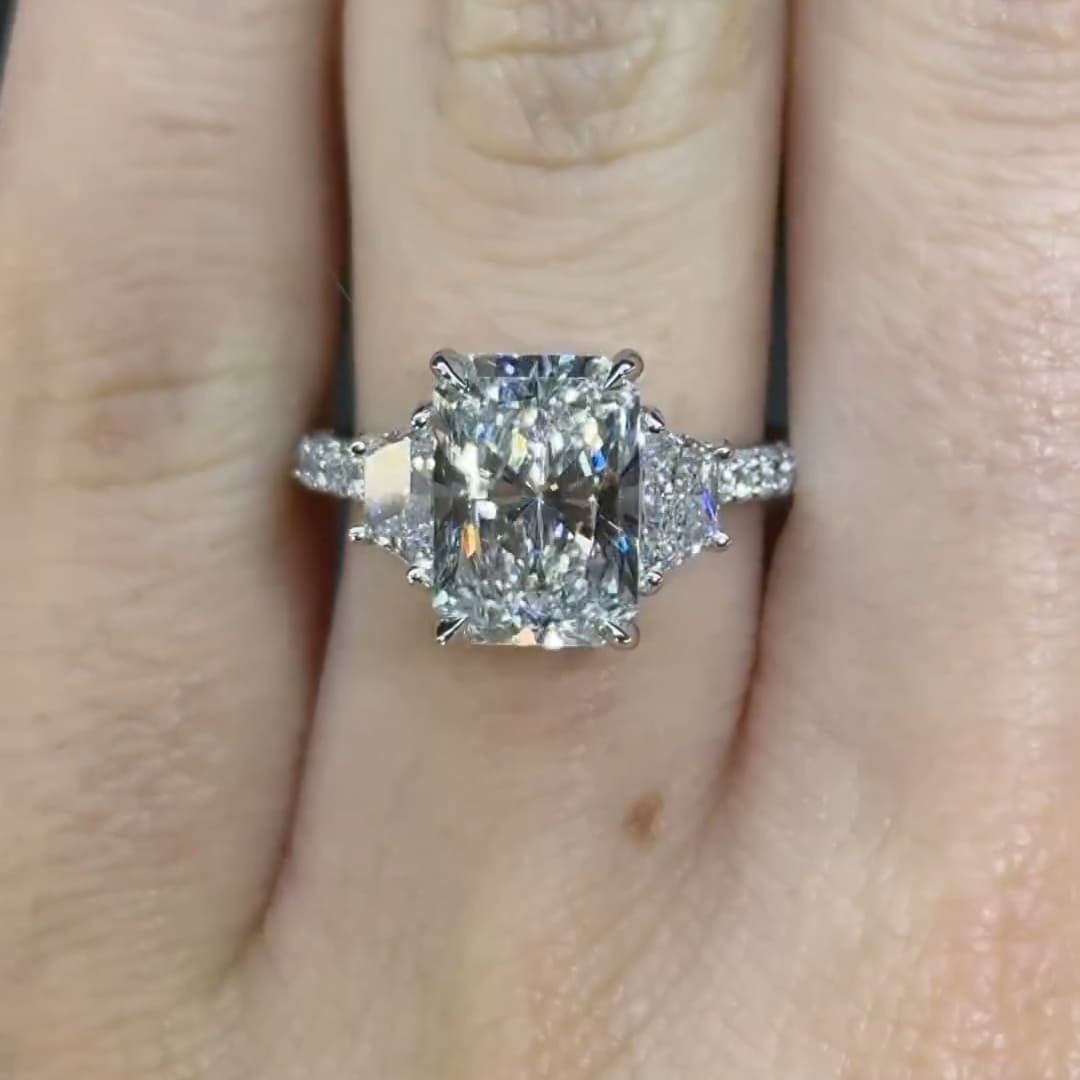 Elegant Radiant Cut 5.0ct Engagement Ring In 925 Sterling Silver