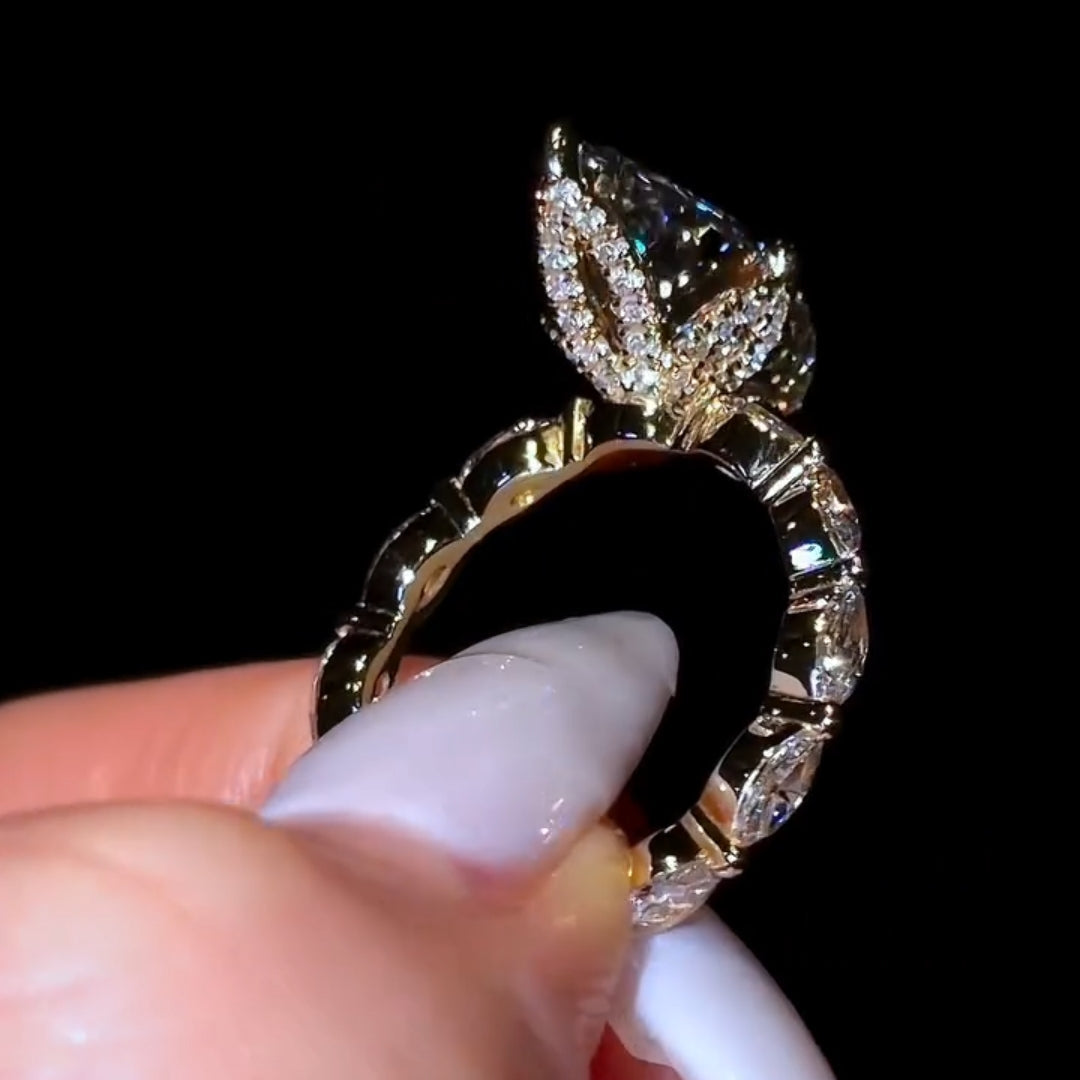 Exquisite 4.0ct Marquise Cut with Scalloped Petal Halo Engagement Ring