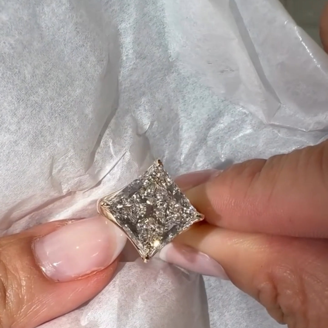 Statement 10.0ct Princess Cut Kite Set Solitaire Engagement Ring