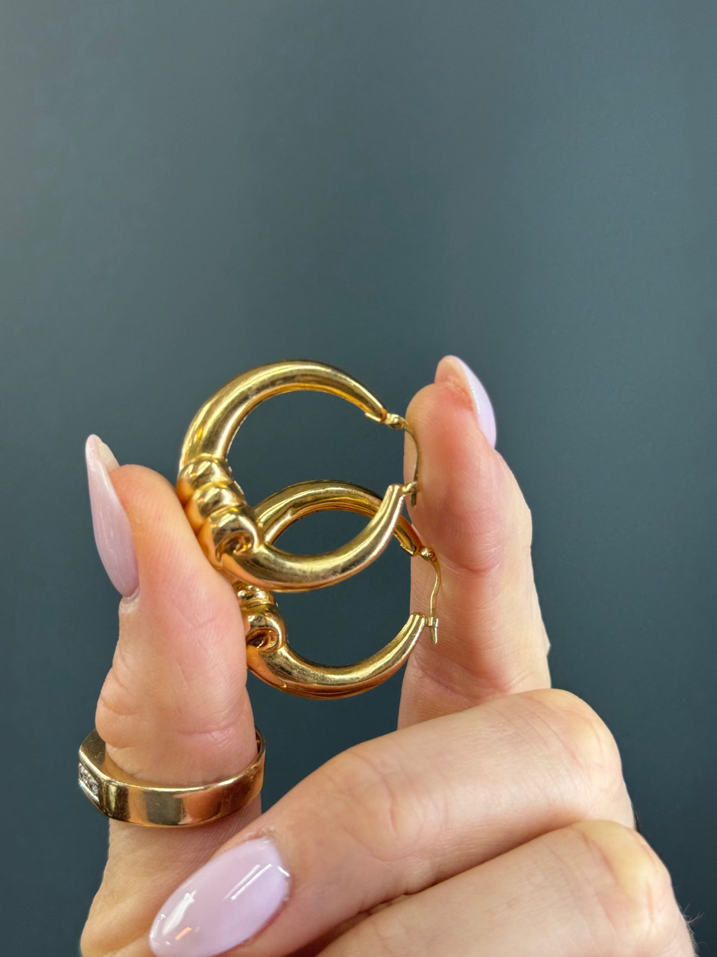 Vintage 14k Scalloped “Ram” Hoops