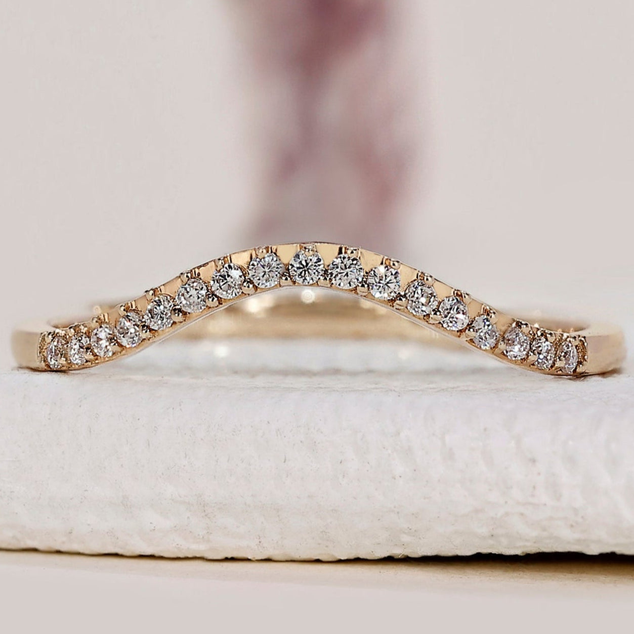 Round Diamond Curved Gold Wedding Band
