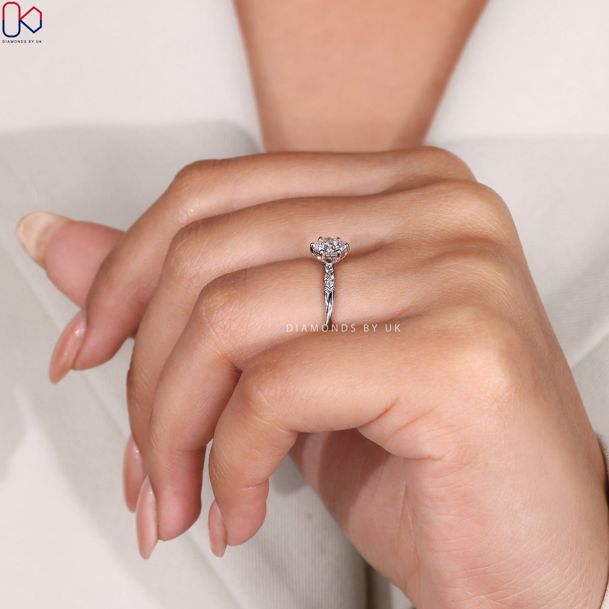 Round Cut Diamond White Gold Engagement Ring