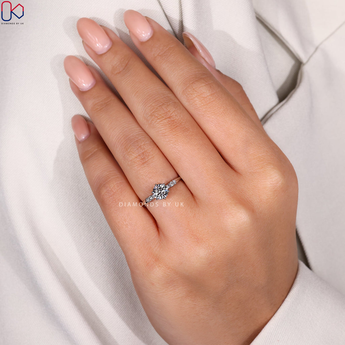 Round Cut Diamond White Gold Engagement Ring