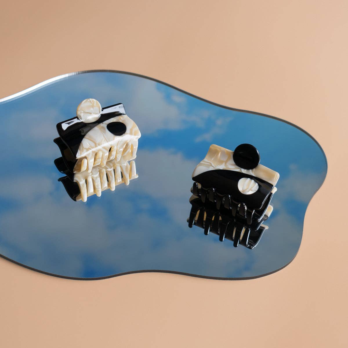 BALANCE CLAW | YIN-YANG ACETATE HAIR CLIPS