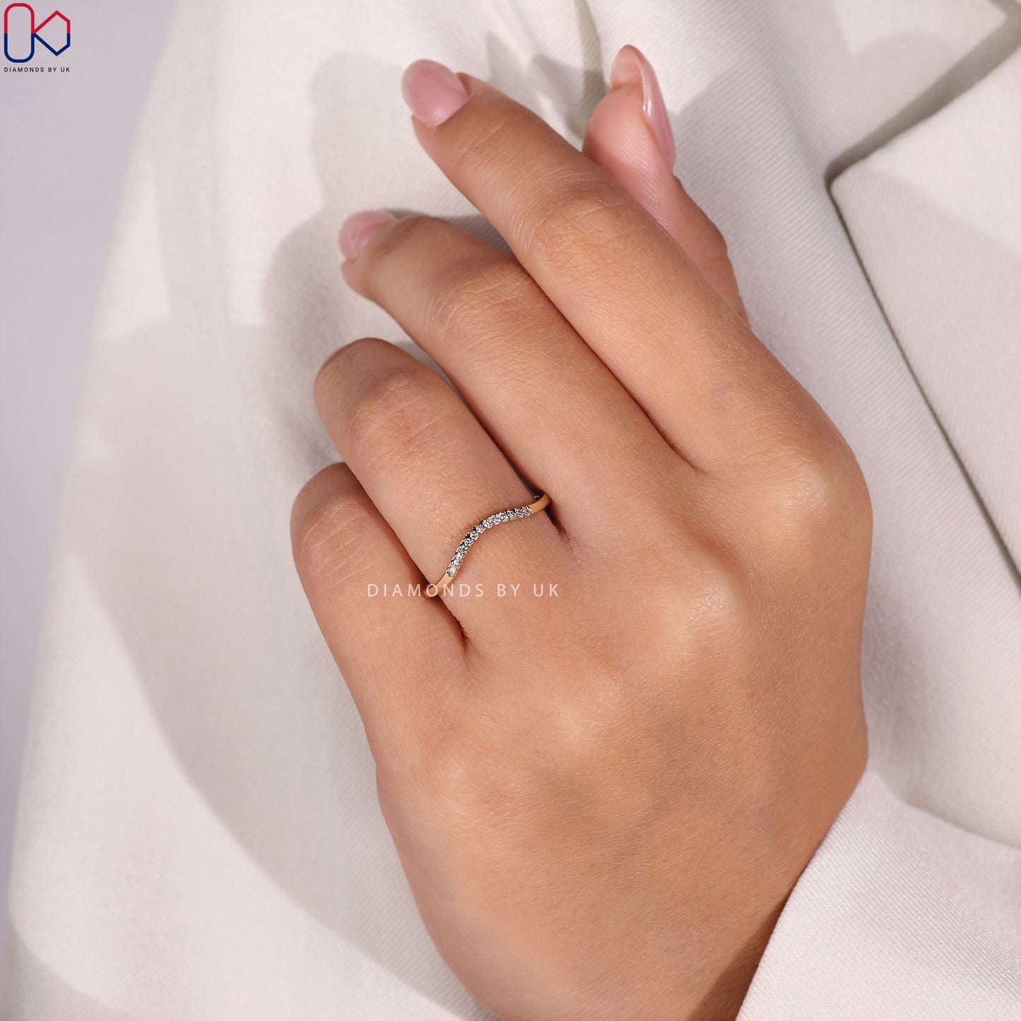 Curved Wedding Band Yellow Gold - Round Diamonds