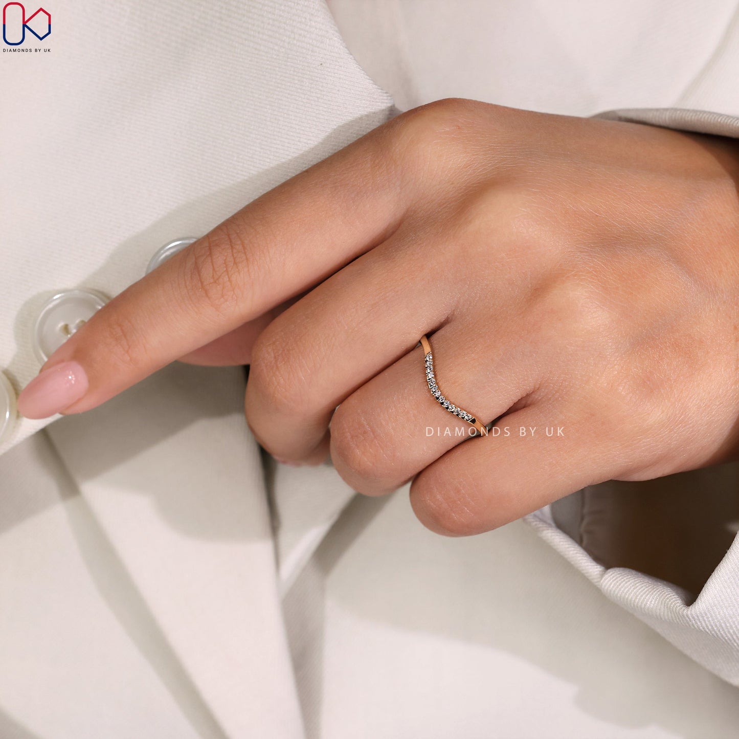 Curved Wedding Band Yellow Gold - Round Diamonds