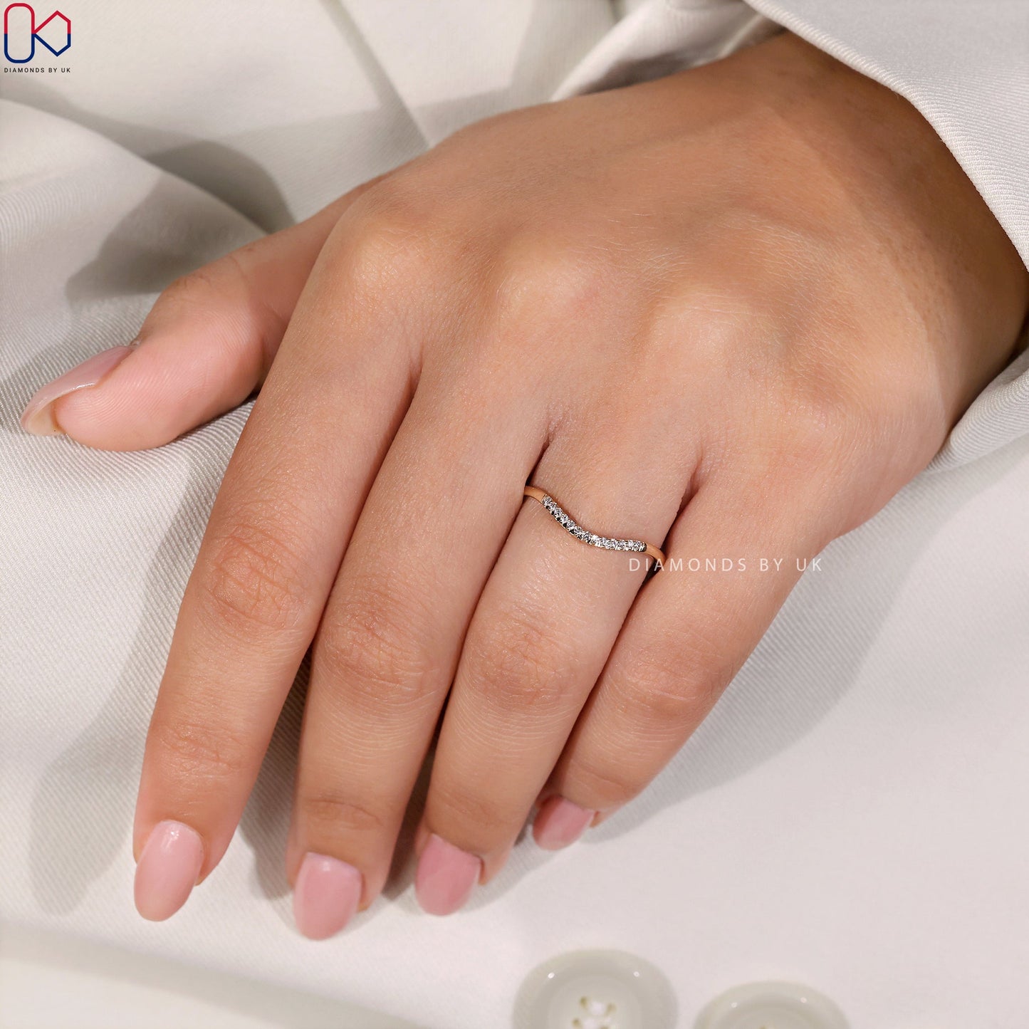 Curved Wedding Band Yellow Gold - Round Diamonds