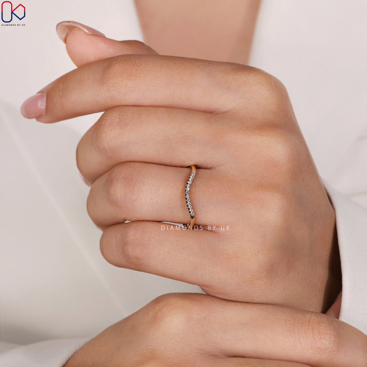 Curved Wedding Band Yellow Gold - Round Diamonds