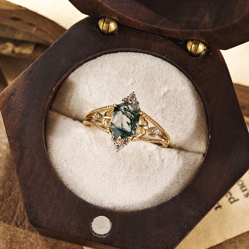 Vintage Moss Agate Hollow Ring