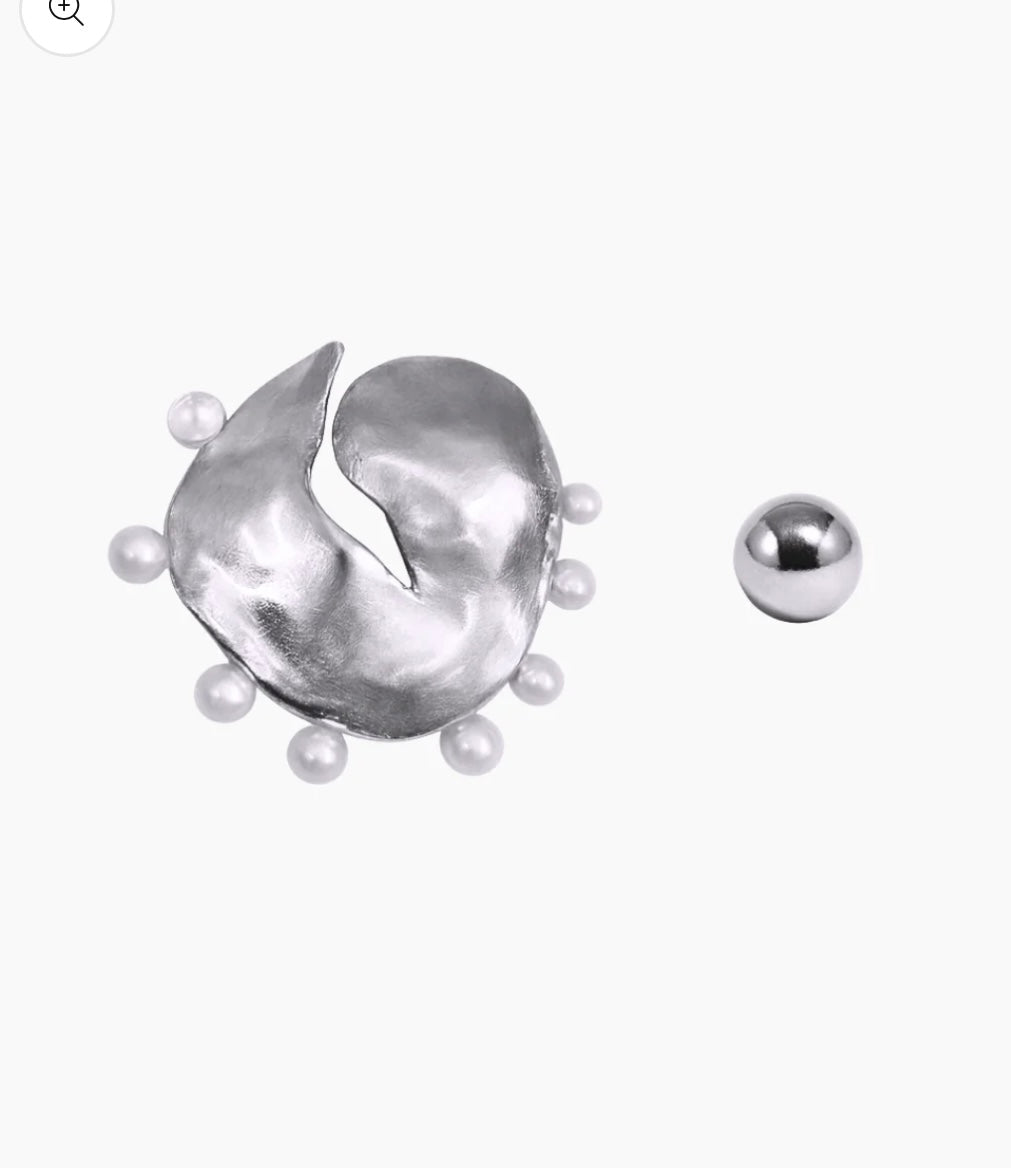 Luna Pearl Earrings