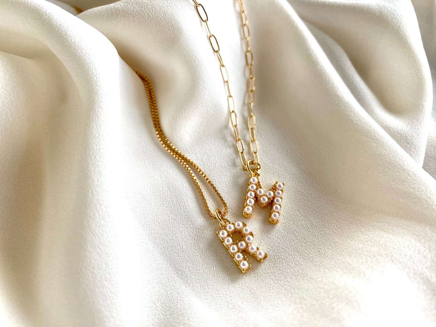 Dainty Pearl Letter Necklace Girlfriend Gift Customizable Jewelry Christmas Gifts Pearl Initial Charm Necklace Gold Filled Chains for Women