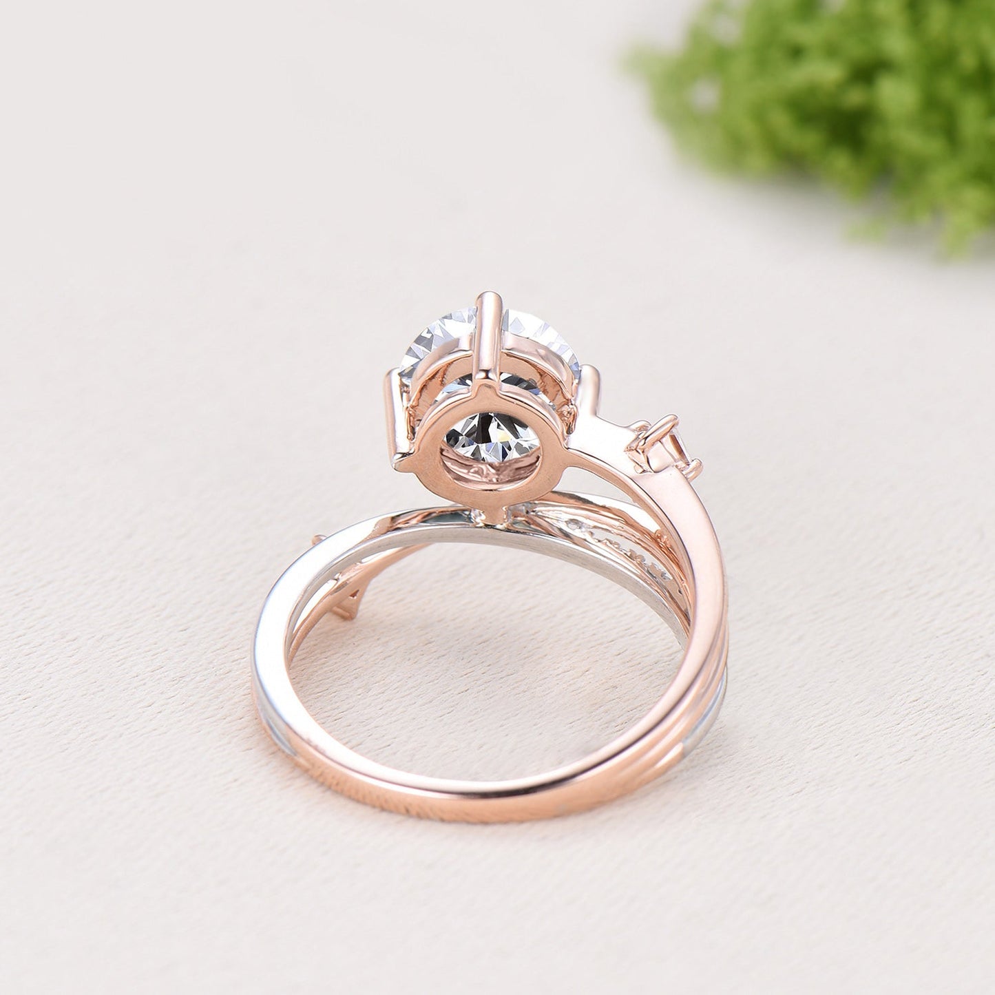 Unique Two Tone Moissanite Engagement Ring 7mm Round Cut Split Shank Rose White Gold Wedding Ring Twisted Diamond Band Anniversary Gift