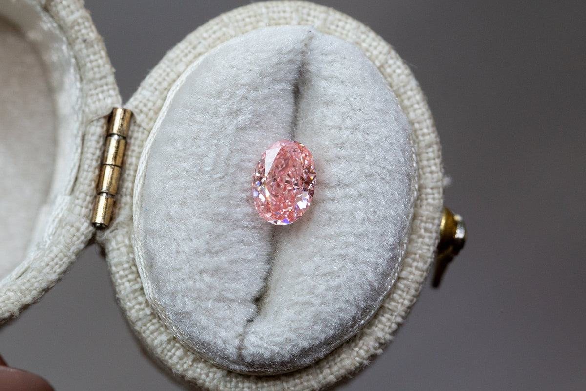 1.01ct Fancy Vivid Pink Oval Lab Diamond, SI1