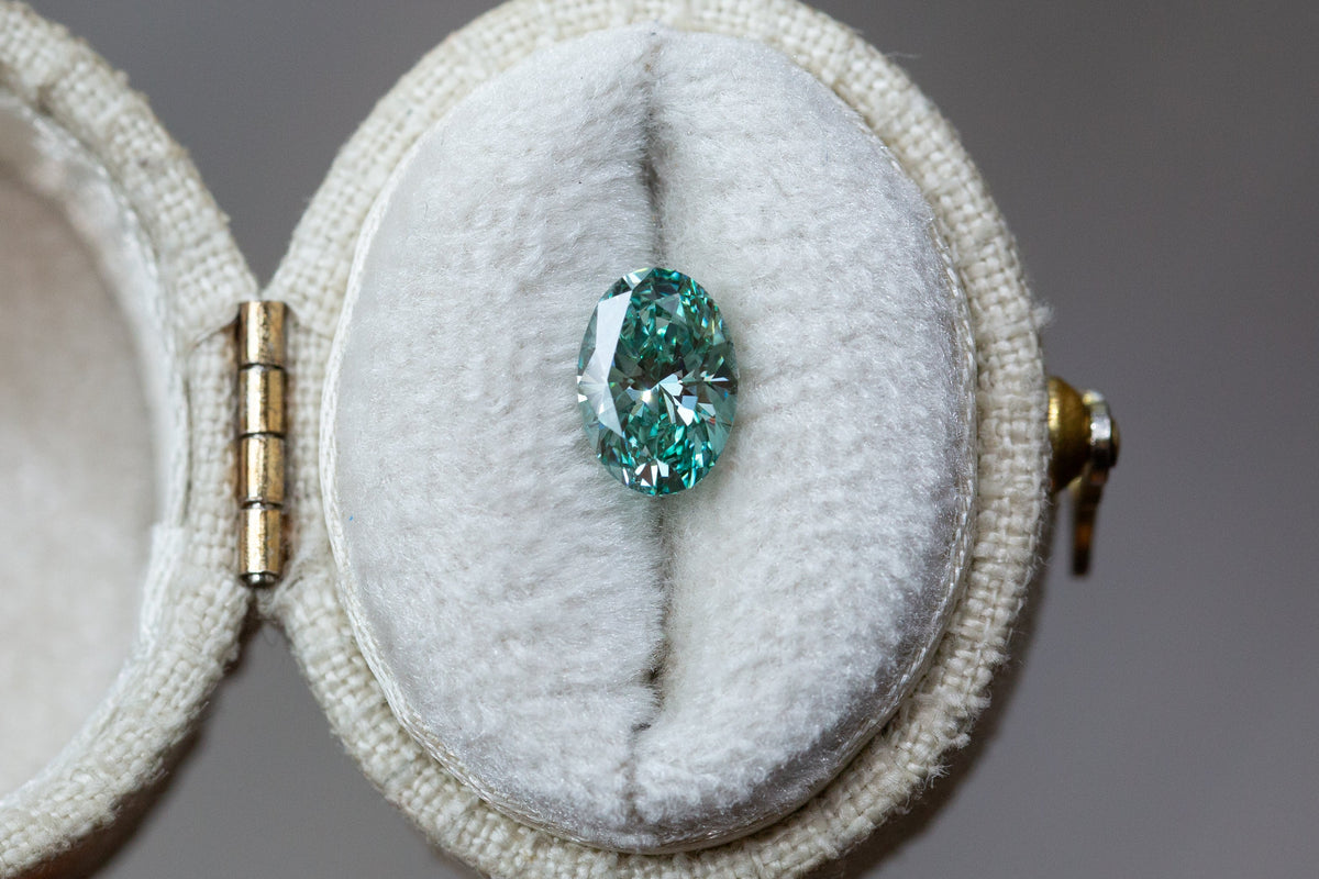 1.02ct Fancy Vivid Green Oval Lab Diamond, VS1