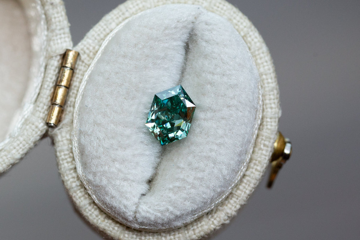 1.05ct Fancy Vivid Green Hexagonal Lab Diamond, VVS2