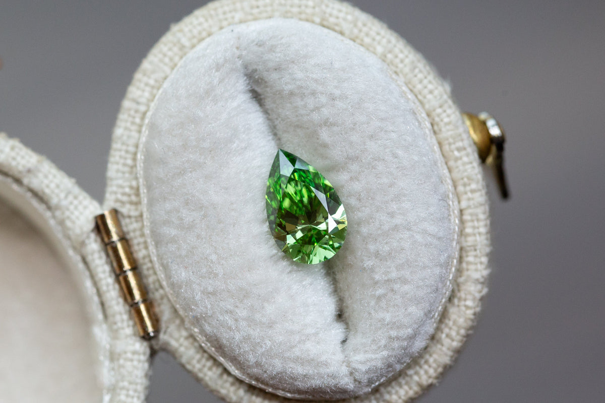 1.10ct Fancy Vivid Green Pear Lab Diamond, VVS2