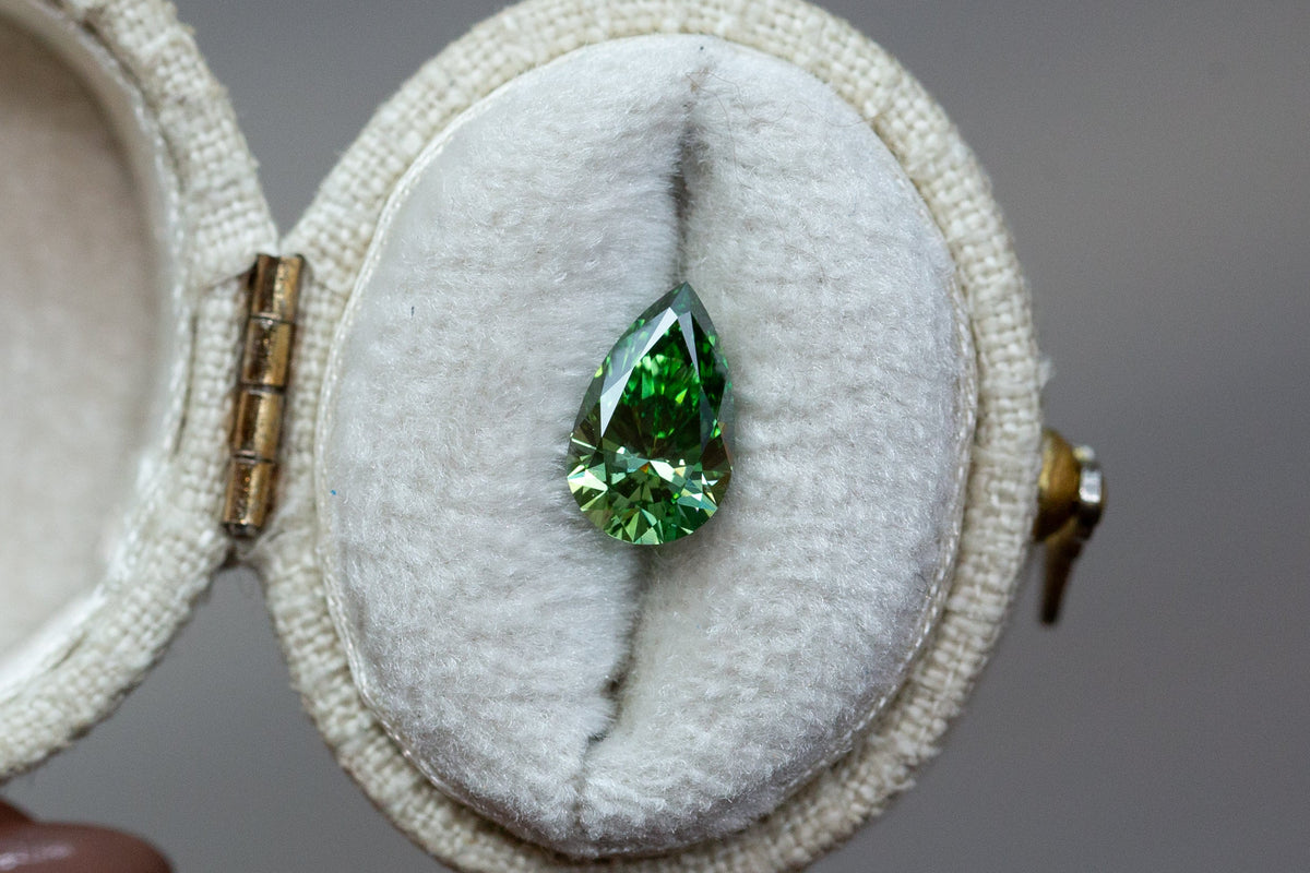 1.20ct Fancy Vivid Green Pear Lab Diamond, VS1