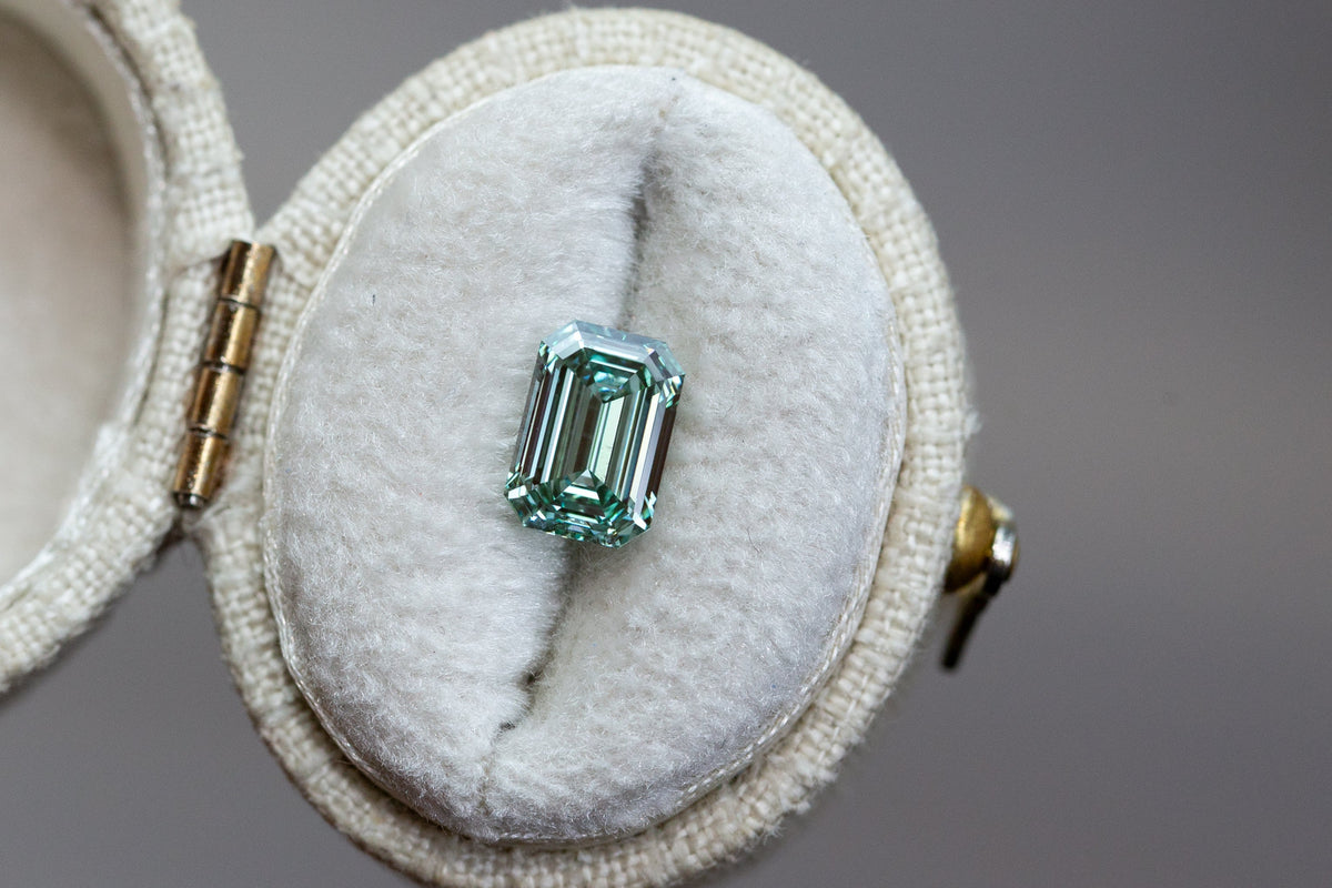 1.50ct Emerald Cut Fancy Vivid Green Lab Diamond, VVS2